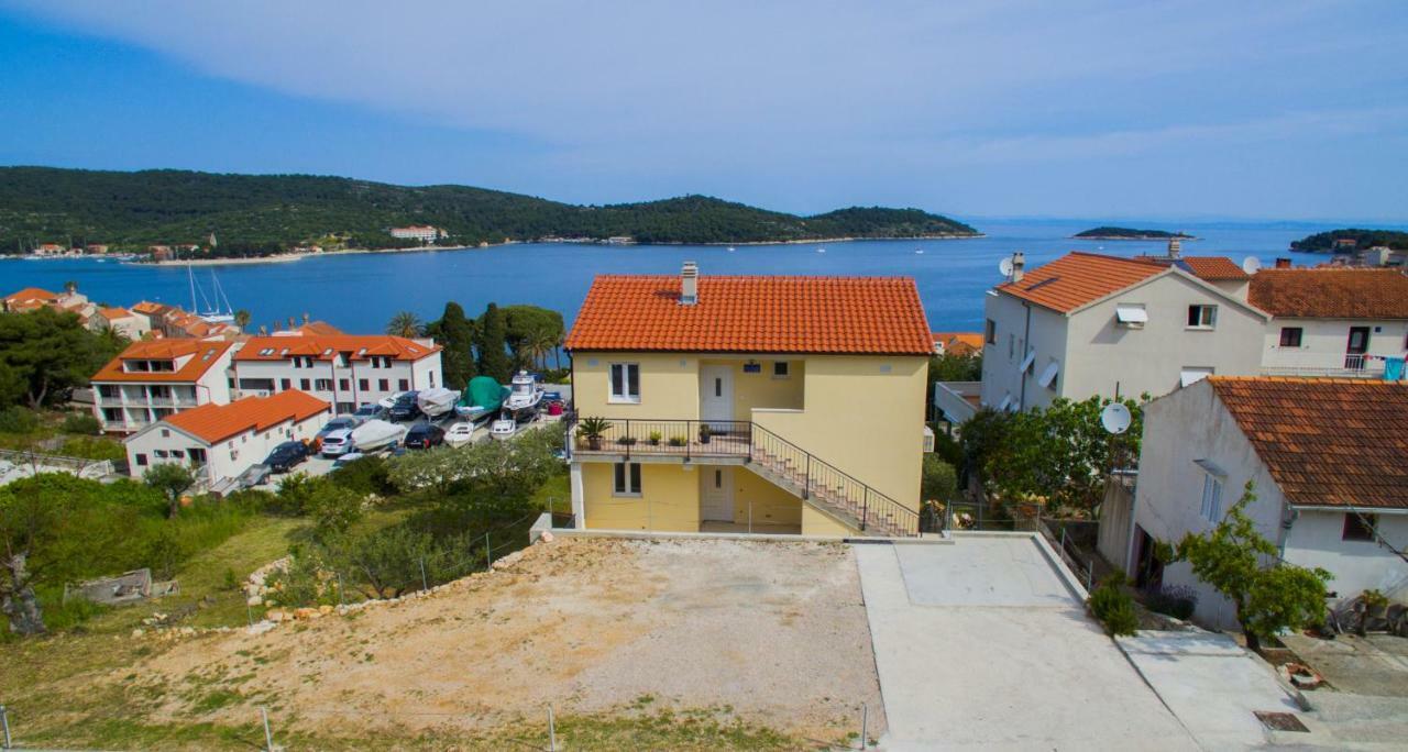 A Lovely And Cozy Room With A Breathtaking View Vis Luaran gambar